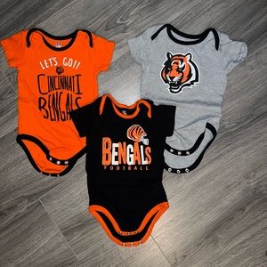 Kids clothes NFL bengals. 18months three short sleeve bodysuits.